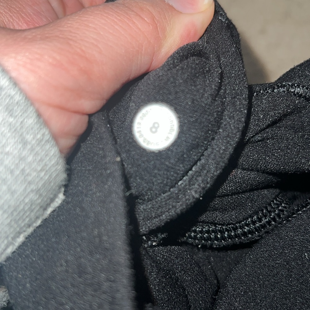 Lululemon Reveal Tight 26" Aurora Black Leggings Size 8 - Picture 4 of 4